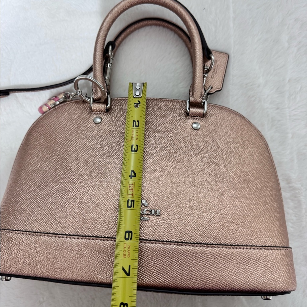 Coach rose gold Leather Interior - Picture 14 of 17